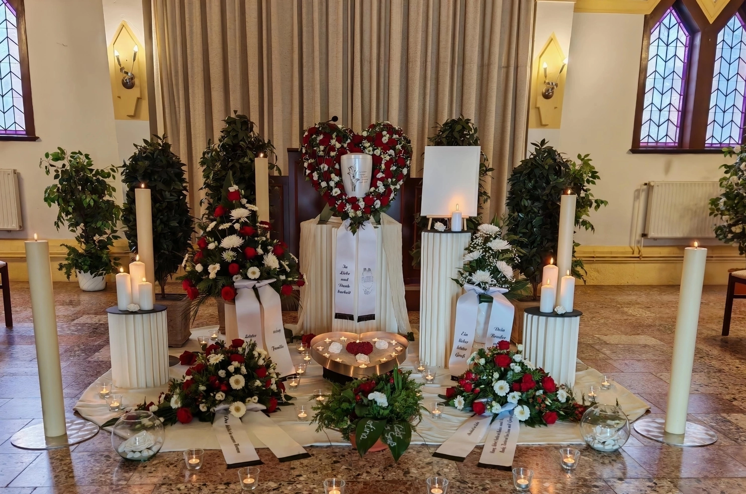 Freiberufliche Trauerrednerin - Hochzeitsdekoration